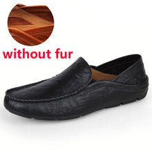 Load image into Gallery viewer, Jintoho Size Lớn 35-47 Slip On Nam Cho Nữ Xuân Thu Nam Mộc Mạch Trà Giày Nam Da Thật Chính Hãng của Đế Giày
